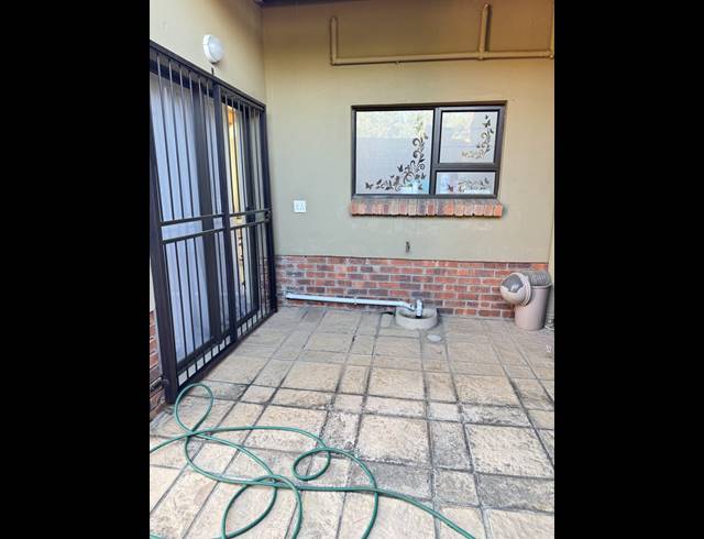 3 BEDROOM TOWNHOUSE FOR SALE IN WATERVAL EAST